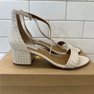 Steve Madden beige studded dress shoes size 9